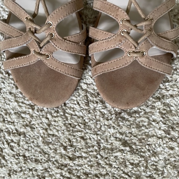 📦 🚚 EVERYTHING MUST GO! Kenneth Cole Suede Sandals | 8.5 - Picture 3 of 6